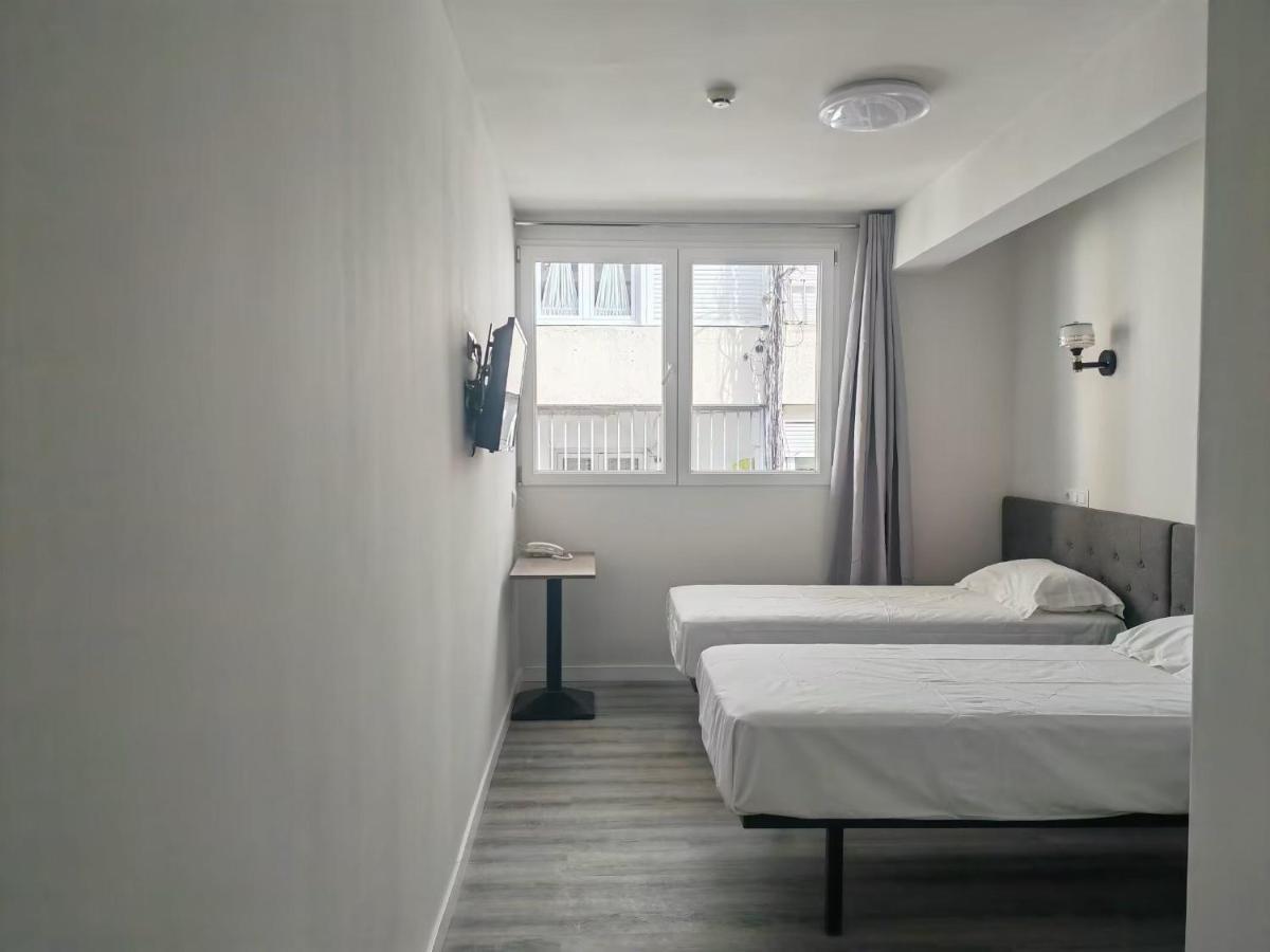 Hostal Golden 21*** Madrid Esterno foto